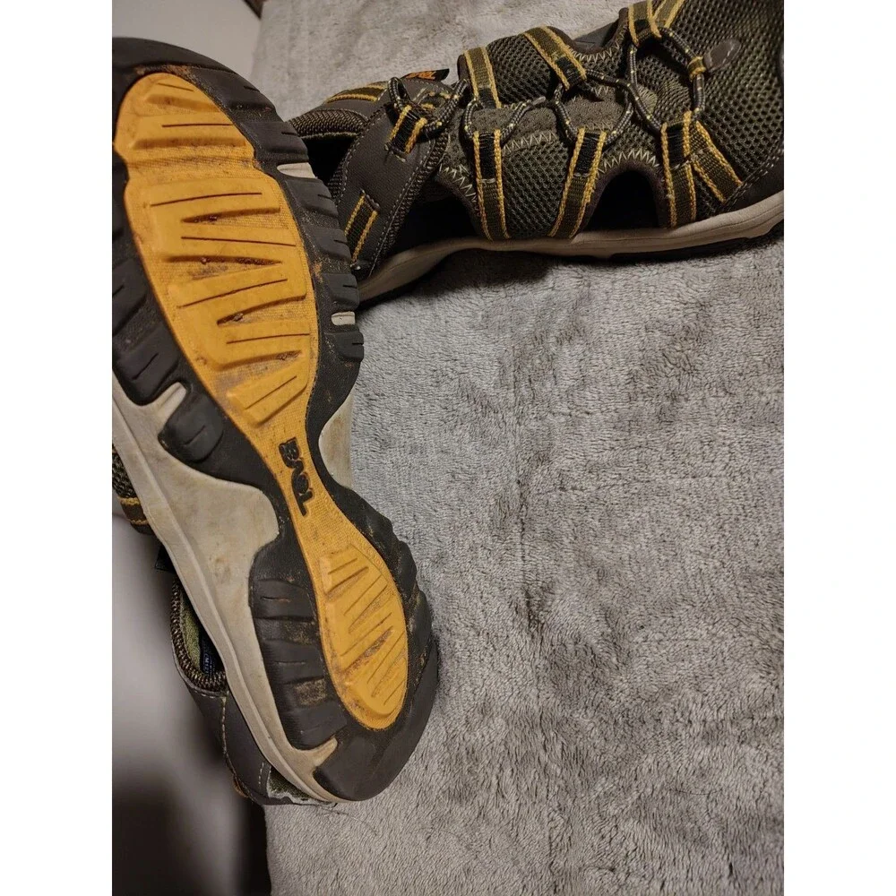 Teva Manatee Hiking water outdoor-Kids size 4